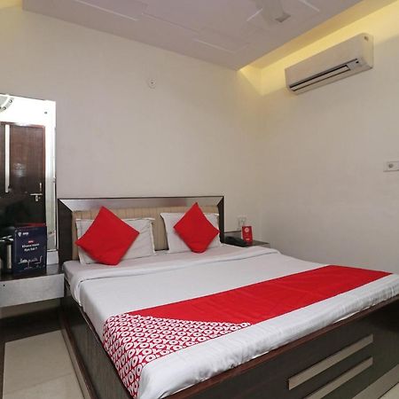 Oyo 24723 Hotel Atul Palace อัครา ภายนอก รูปภาพ