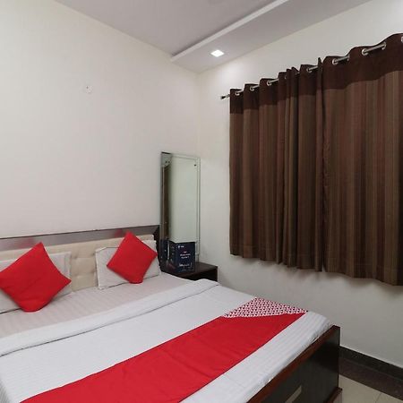 Oyo 24723 Hotel Atul Palace อัครา ภายนอก รูปภาพ