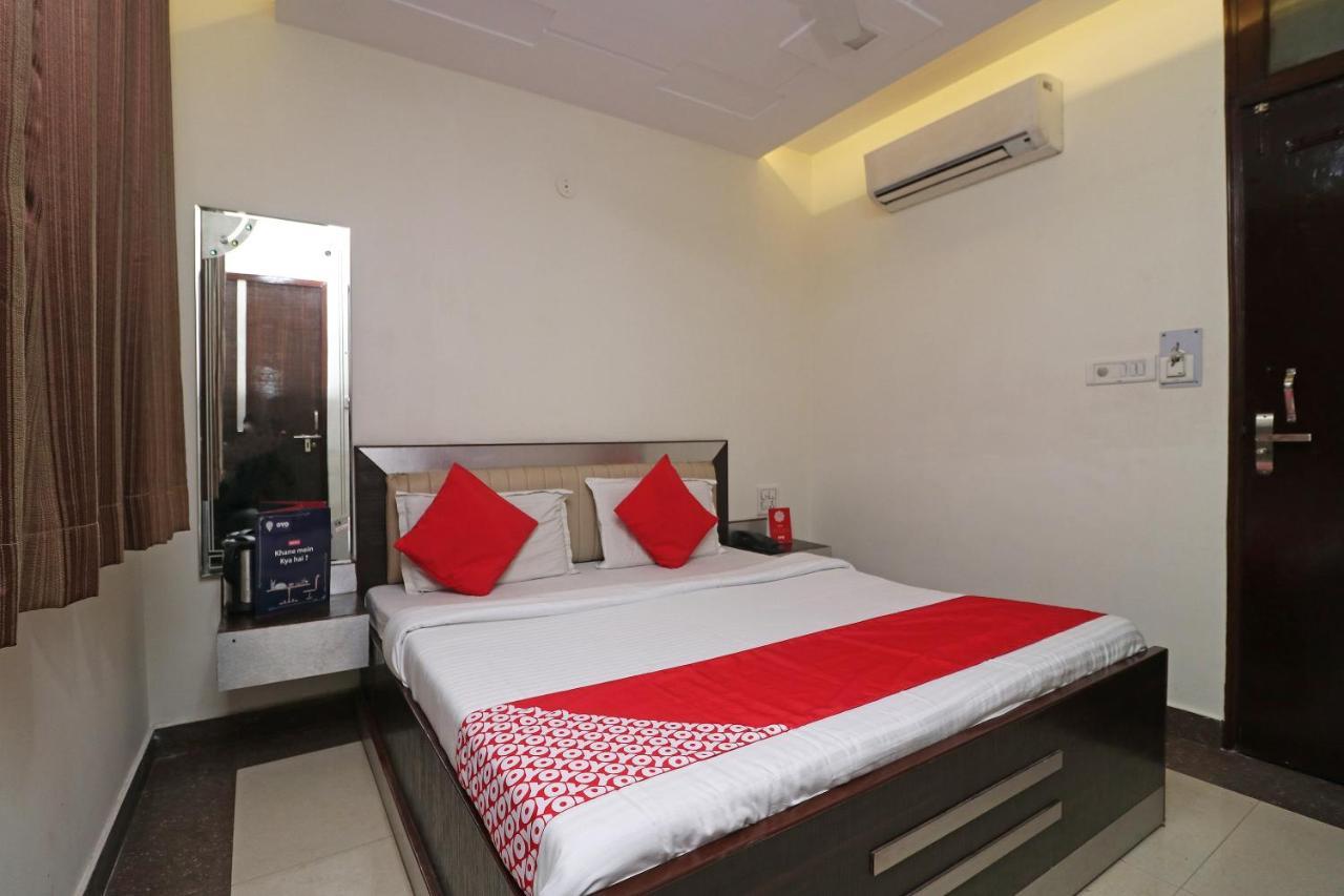 Oyo 24723 Hotel Atul Palace อัครา ภายนอก รูปภาพ