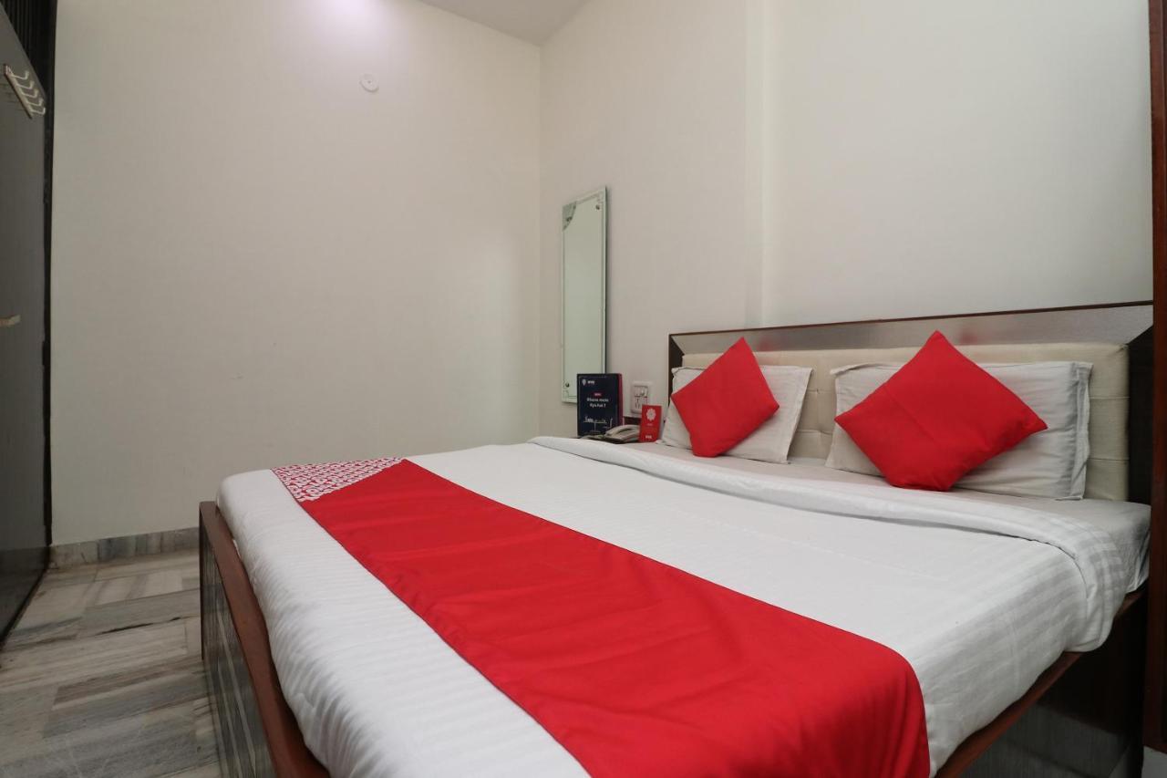 Oyo 24723 Hotel Atul Palace อัครา ภายนอก รูปภาพ