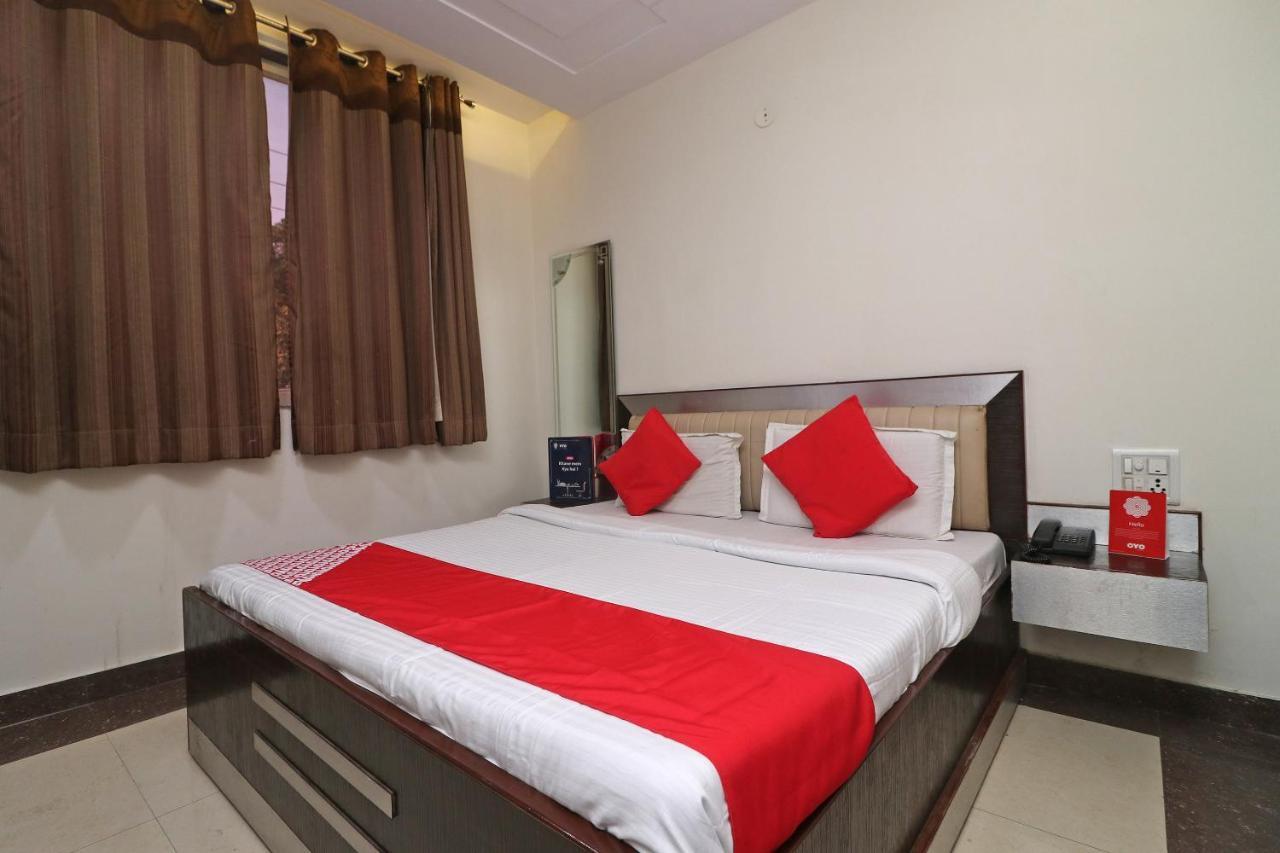 Oyo 24723 Hotel Atul Palace อัครา ภายนอก รูปภาพ
